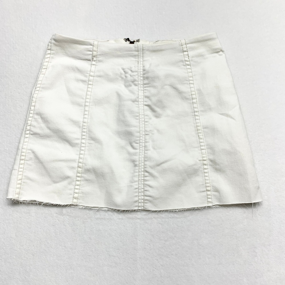 Free‎ People Modern Femme Mini Skirt Womens Size 4 White Denim Raw Hem OB511389